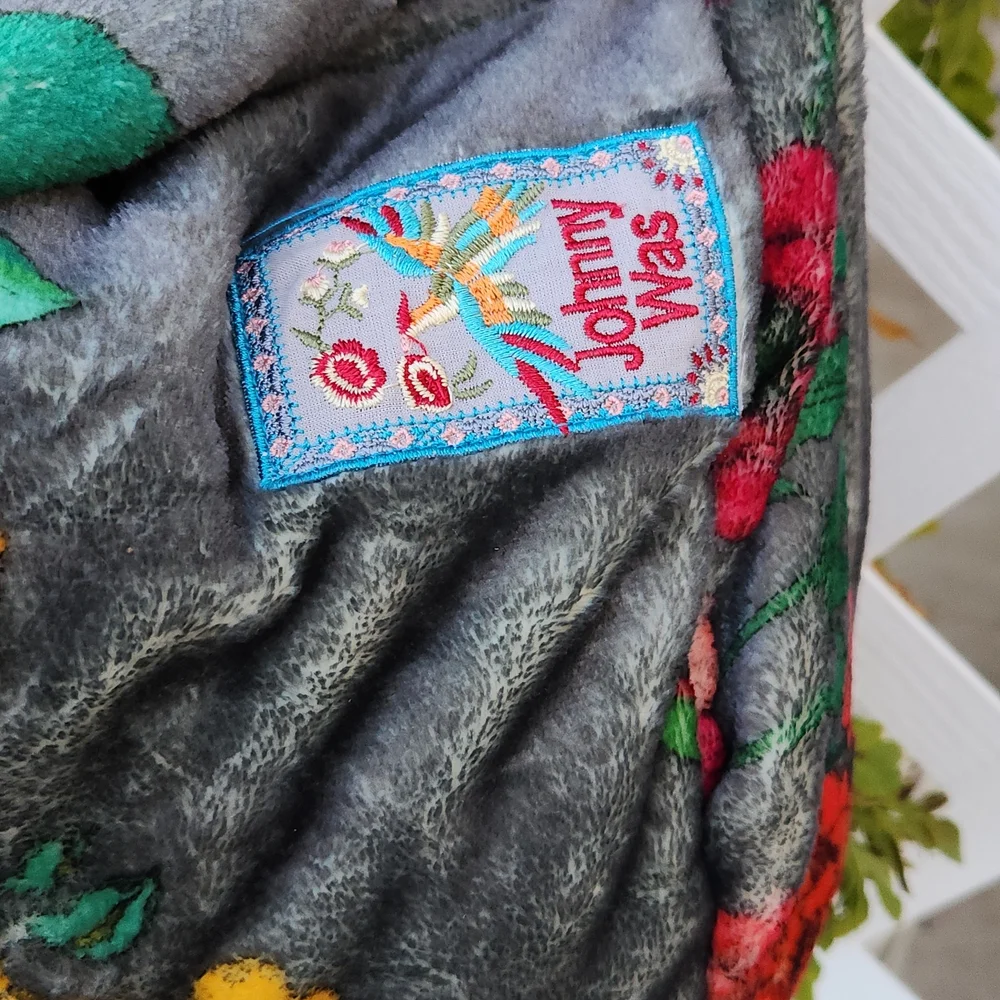 Floral Drawstring Shoulder Bag in Gray with Multicolor Blooms - Picture 2 of 6